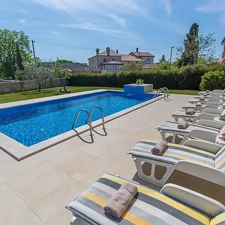 Family Friendly House With A Swimming Pool Buici, - 19720 Hébergement de vacances *