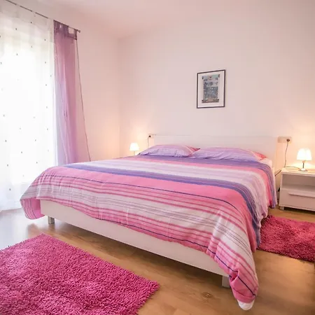 Family Friendly House With A Swimming Pool Buici, - 19720 Hébergement de vacances Poreč