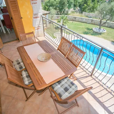 Family Friendly House With A Swimming Pool Buici, - 19720 Hébergement de vacances *